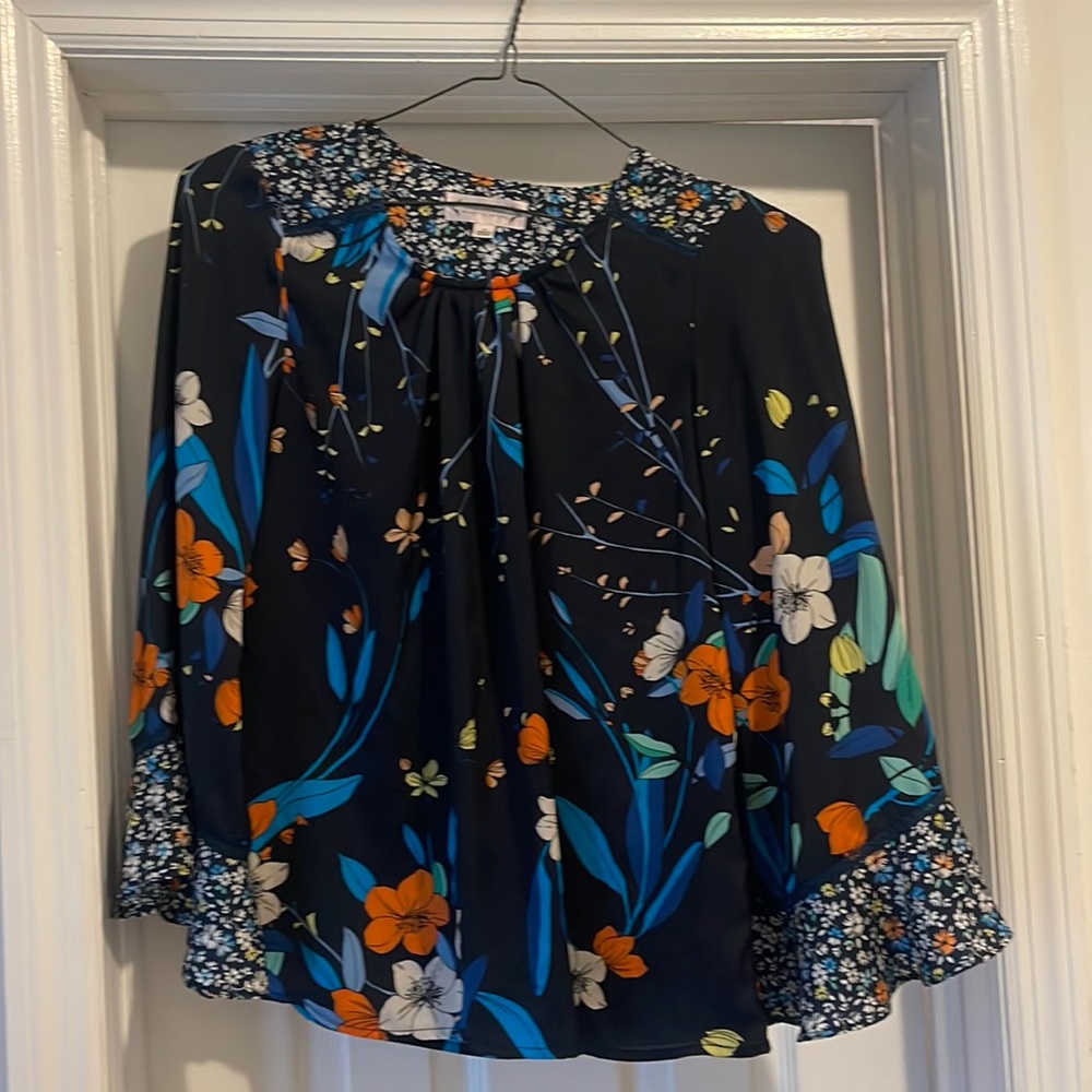 Gorgeous floral silk top from Nanette Lenore. Size XS. Like new!